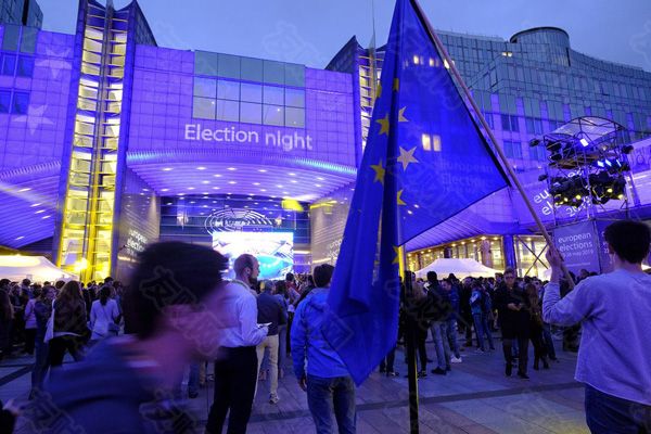 经济学家警告欧洲：管好自己的事情 否则将面临“持续的衰退”(2025年01月03日)