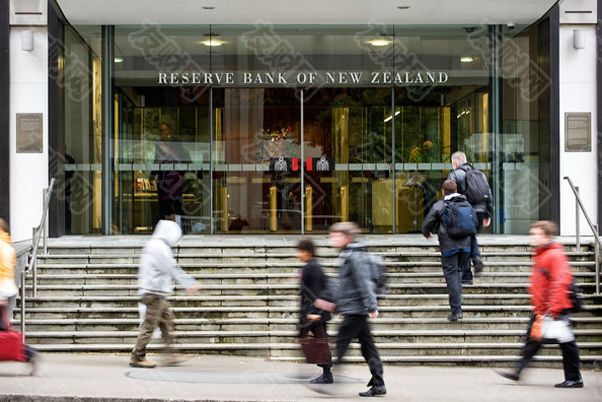 新西兰央行降息50个基点 暗示将采取更多宽松政策以重振脆弱的经济(2025年02月24日)